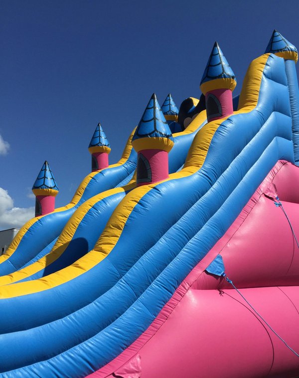 Delightful bouncy castle hire in London for every celebration