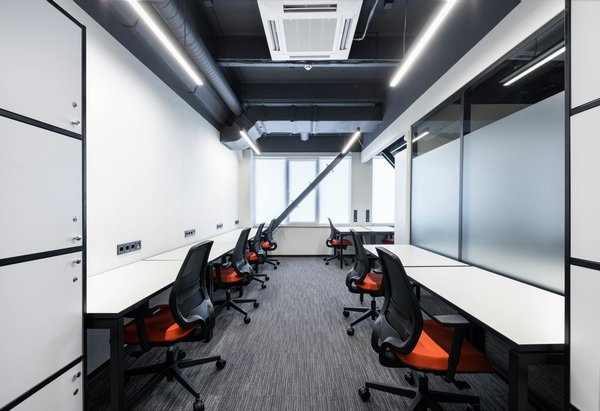 Maximize your workspace with hot desking in Bromley